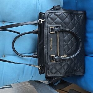 Michael Kors Gold & Black  Quilted Design Purse w/2 handles & Adjustable Straps.